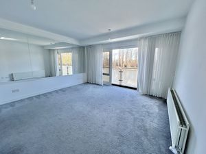 Photo 5- click for photo gallery